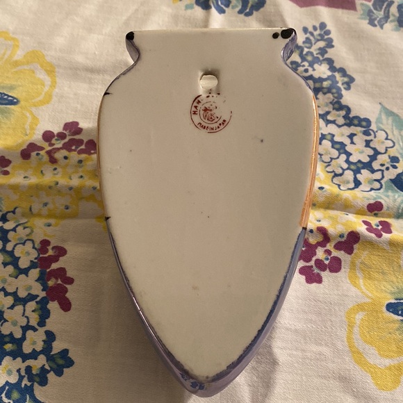 Lusterware wall pocket - Picture 4 of 8